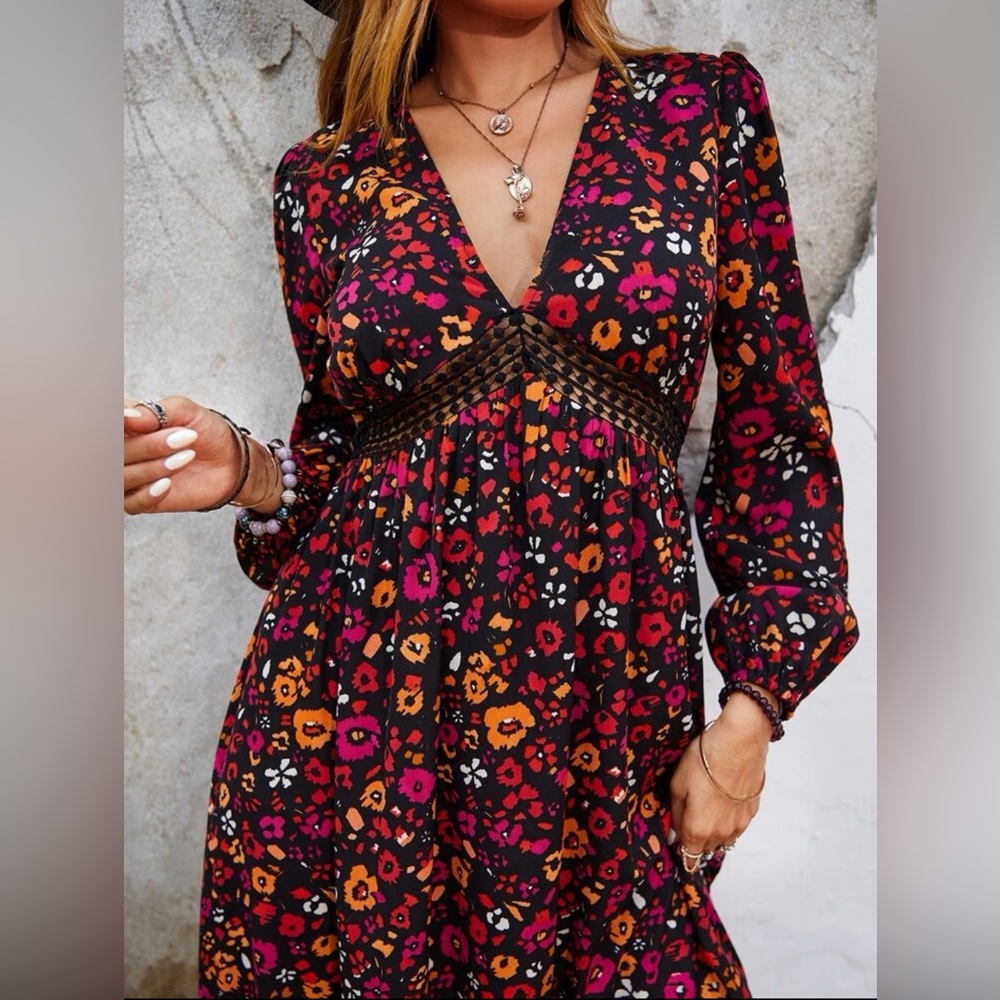 Ruffle Hem Dress - Picture 4 of 6